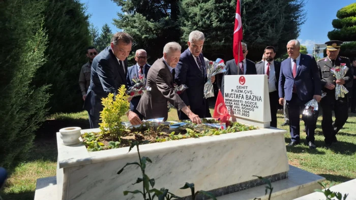 D&uuml;zce&rsquo;de 15 Temmuz&rsquo;un 10. yılında şehitlik ziyareti