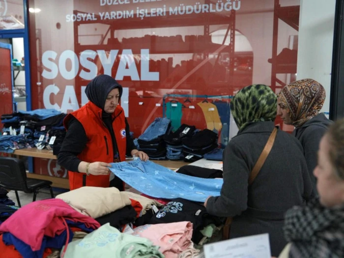 D&uuml;zce'de bin 800 &ccedil;ocuğun bu bayramda y&uuml;z&uuml; g&uuml;lecek y&uuml;rek ısıtan haber