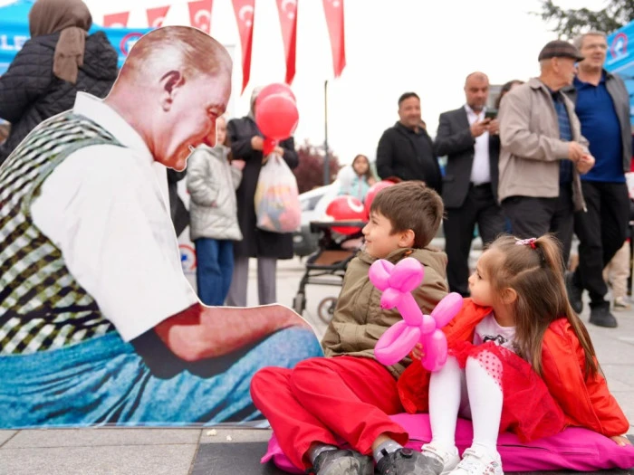 D&uuml;zce&rsquo;de 23 Nisan Coşkusu Anıtpark&rsquo;ta Yaşandı