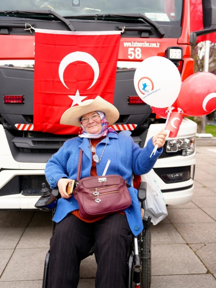 D&uuml;zce&rsquo;de 23 Nisan Coşkusu Anıtpark&rsquo;ta Yaşandı