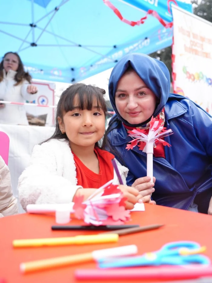 D&uuml;zce&rsquo;de 23 Nisan Coşkusu Anıtpark&rsquo;ta Yaşandı