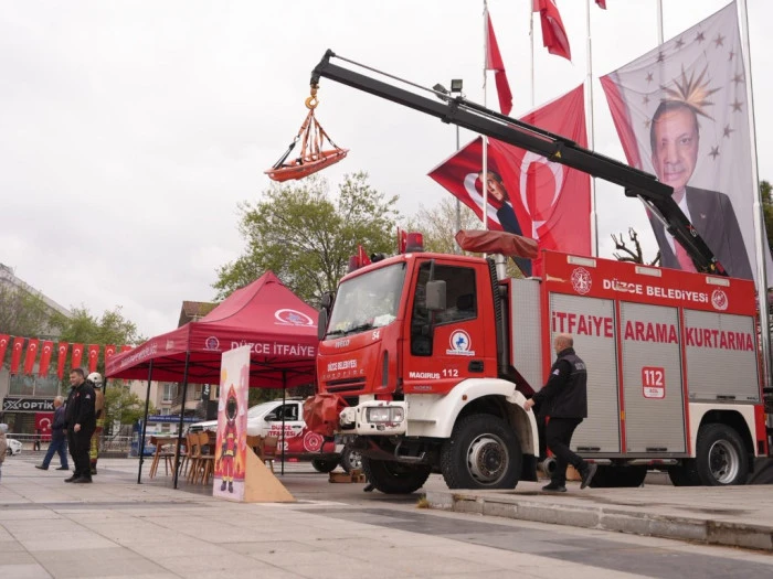 D&uuml;zce&rsquo;de 23 Nisan Coşkusu Anıtpark&rsquo;ta Yaşandı
