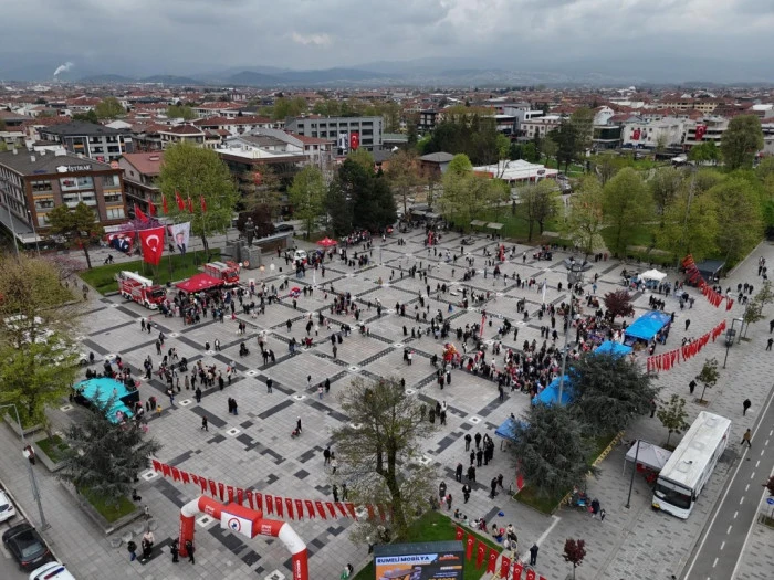 D&uuml;zce&rsquo;de 23 Nisan Coşkusu Anıtpark&rsquo;ta Yaşandı