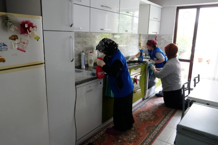 &Ouml;Z BAKIMDAN EV TEMİZLİĞİNE, KIYAFETTEN SICAK YEMEĞE