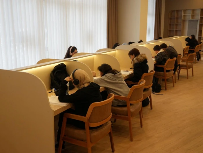Fibrobeton k&uuml;t&uuml;phanesi, &ouml;ğrencilerin yoğun ilgisini g&ouml;r&uuml;yor