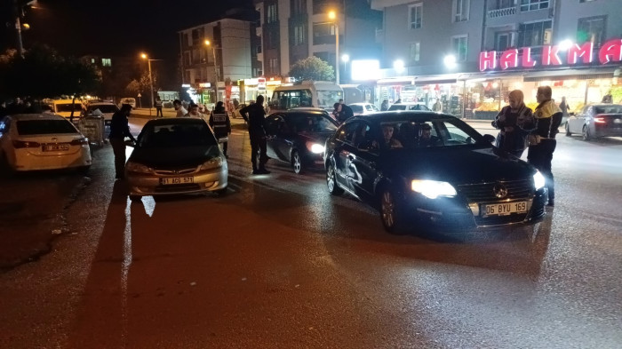 Narkotik köpekli uygulamada araçlar didik didik arandı!