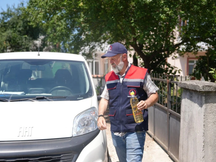 5 LİTRE ATIK YAĞ BİRİKTİRENE 1 LT YEMEKLİK YAĞ HEDİYE KAMPANYA T&Uuml;M HIZIYLA S&Uuml;R&Uuml;YOR