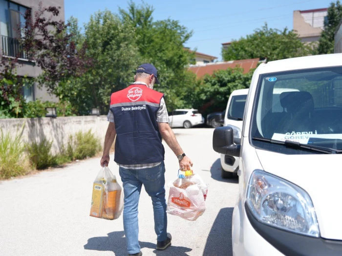 5 LİTRE ATIK YAĞ BİRİKTİRENE 1 LT YEMEKLİK YAĞ HEDİYE KAMPANYA T&Uuml;M HIZIYLA S&Uuml;R&Uuml;YOR
