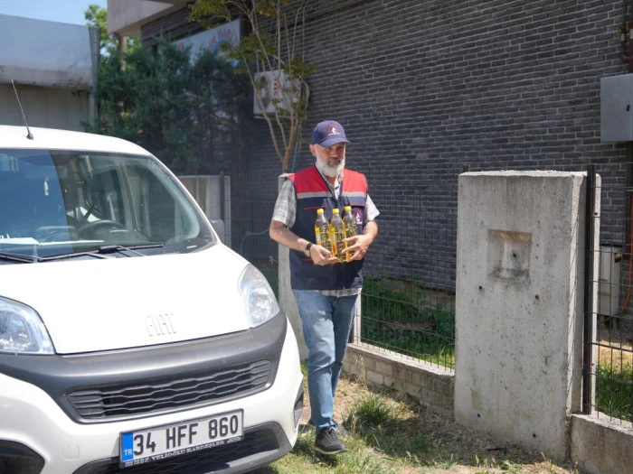 5 LİTRE ATIK YAĞ BİRİKTİRENE 1 LT YEMEKLİK YAĞ HEDİYE KAMPANYA T&Uuml;M HIZIYLA S&Uuml;R&Uuml;YOR
