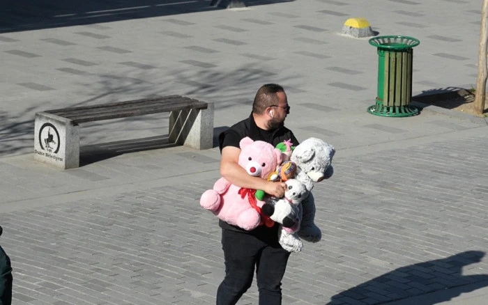 D&uuml;zce&rsquo;de Miniklerden &Ouml;rnek Davranış! 23 Nisan Videosu Herkesi Duygulandırdı