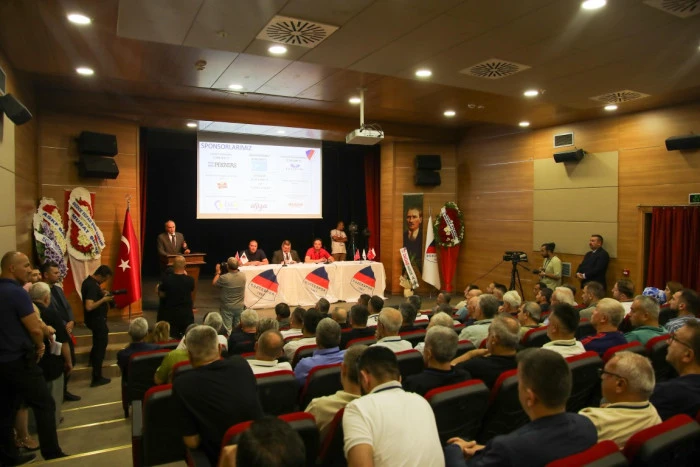 “Takımımıza sahip çıkmaya uğraşıyoruz”