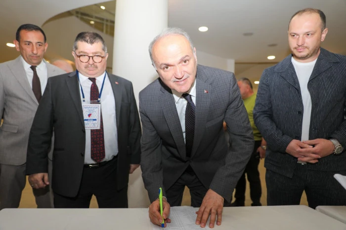 “Takımımıza sahip çıkmaya uğraşıyoruz”