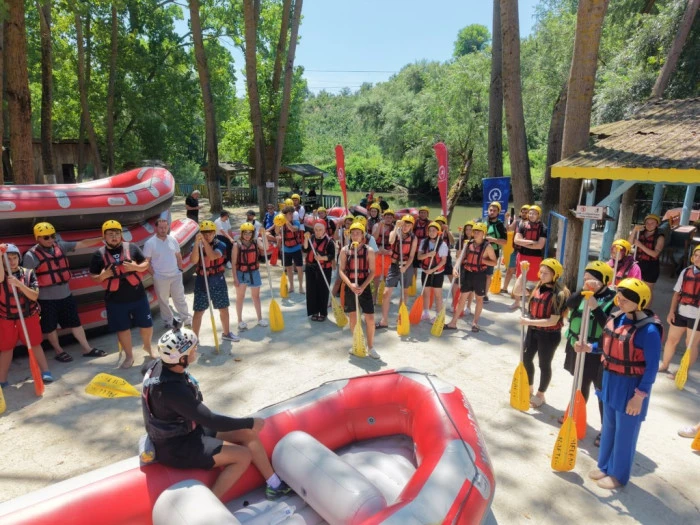 Gen&ccedil;lik Ofisi &Uuml;yeleri Rafting Etkinliğinde Bir Araya Geldi
