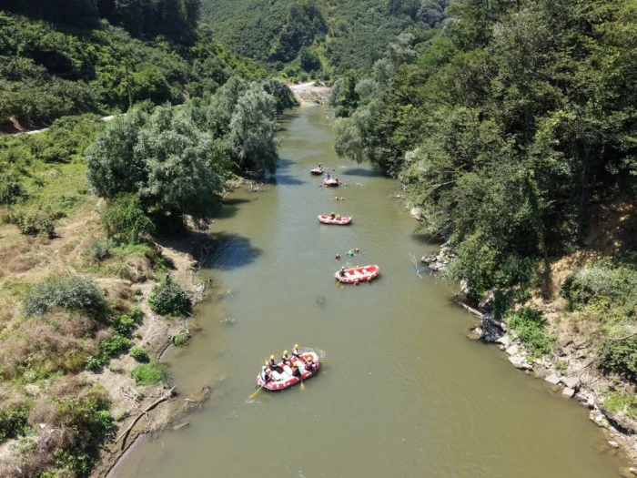 Gen&ccedil;lik Ofisi &Uuml;yeleri Rafting Etkinliğinde Bir Araya Geldi