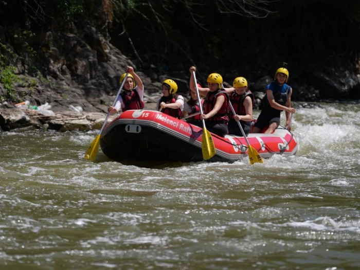 Gen&ccedil;lik Ofisi &Uuml;yeleri Rafting Etkinliğinde Bir Araya Geldi