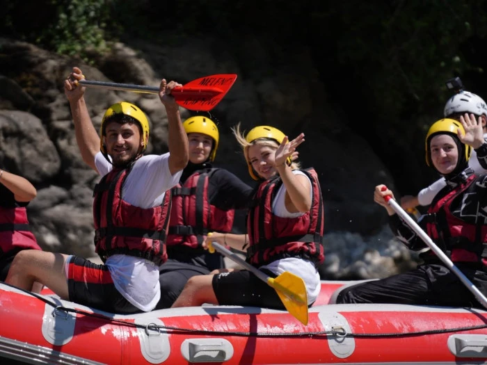 Gen&ccedil;lik Ofisi &Uuml;yeleri Rafting Etkinliğinde Bir Araya Geldi