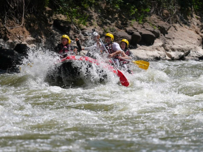 Gen&ccedil;lik Ofisi &Uuml;yeleri Rafting Etkinliğinde Bir Araya Geldi