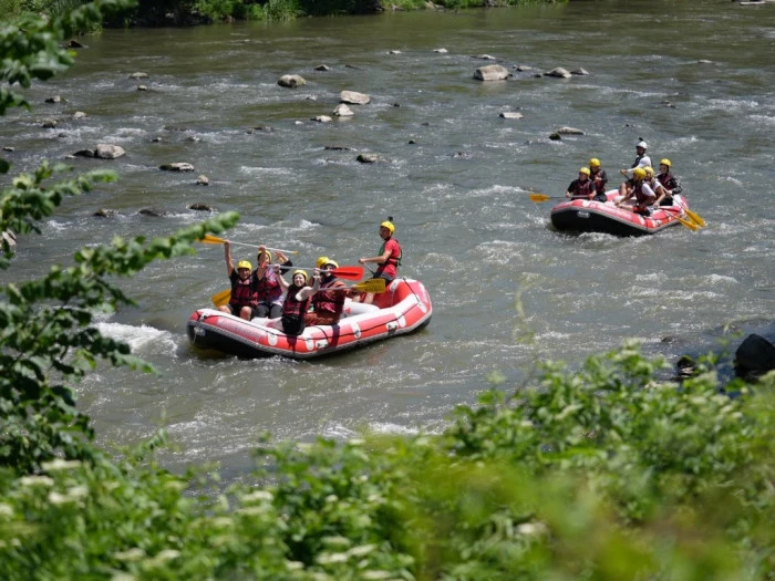 Gen&ccedil;lik Ofisi &Uuml;yeleri Rafting Etkinliğinde Bir Araya Geldi