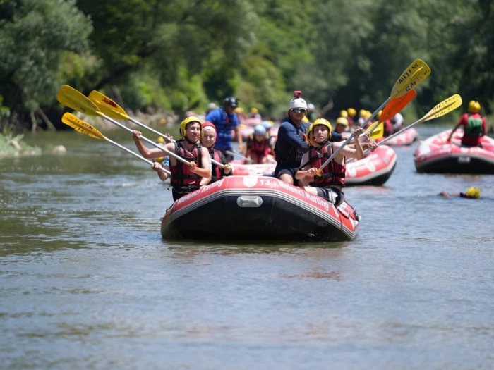 Gen&ccedil;lik Ofisi &Uuml;yeleri Rafting Etkinliğinde Bir Araya Geldi