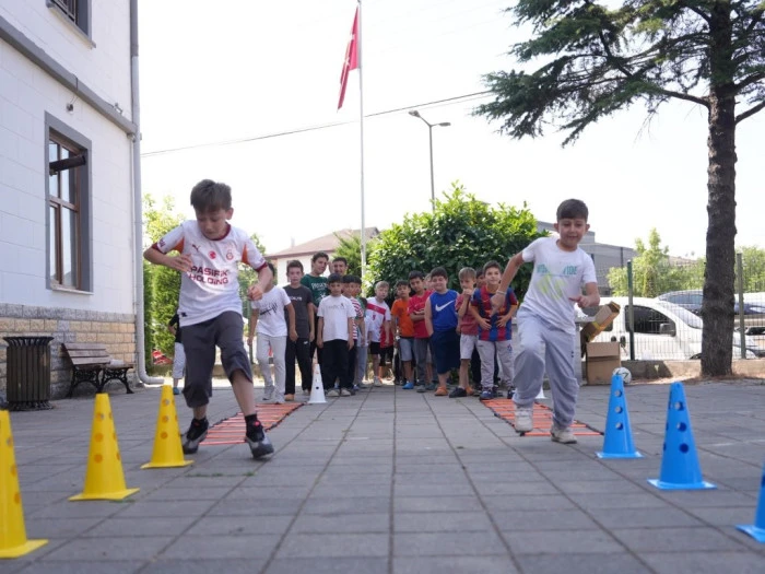 Sporla hem eğleniyor hem enerjileri atıyorlar