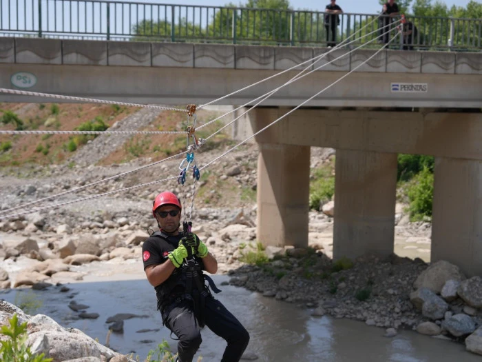 Havai hatla kurtarma yaptılar