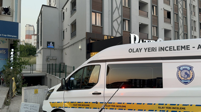 Kadın dehşet saçtı 1 ölü tartışma kanlı bitti 