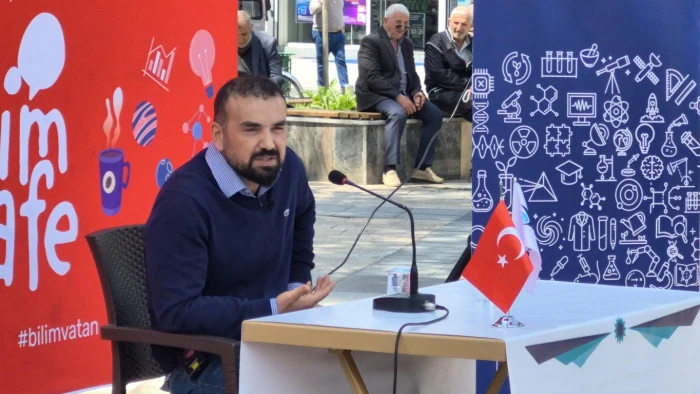 Bilim Kafe&rsquo;de kalp sağlığı kent meydanın da anlatıldı