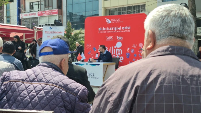 Bilim Kafe&rsquo;de kalp sağlığı kent meydanın da anlatıldı