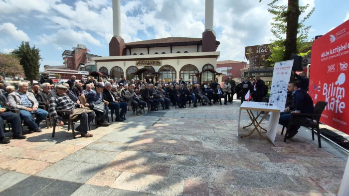 Bilim Kafe&rsquo;de kalp sağlığı kent meydanın da anlatıldı