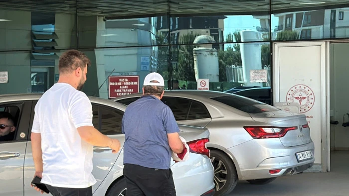  D&uuml;zce'de kurban kesimi sırasında dikkatsizlik sonucu 57 kişi hastanelerde tedavi altına alındı. 