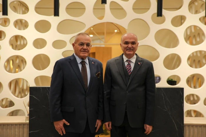 K&uuml;t&uuml;phane k&uuml;lt&uuml;r&uuml; yeniden canlanıyor