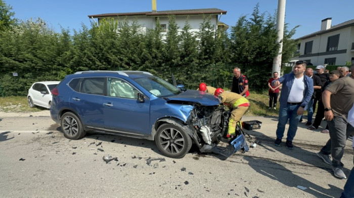 Düzce’de Mahalle Arasında Sıkışmalı Kaza