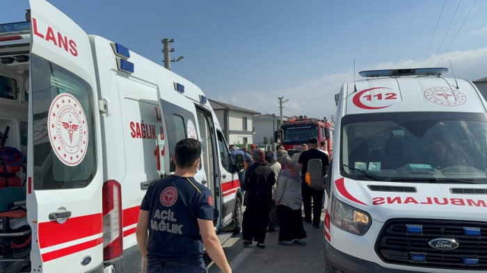 Düzce’de Mahalle Arasında Sıkışmalı Kaza