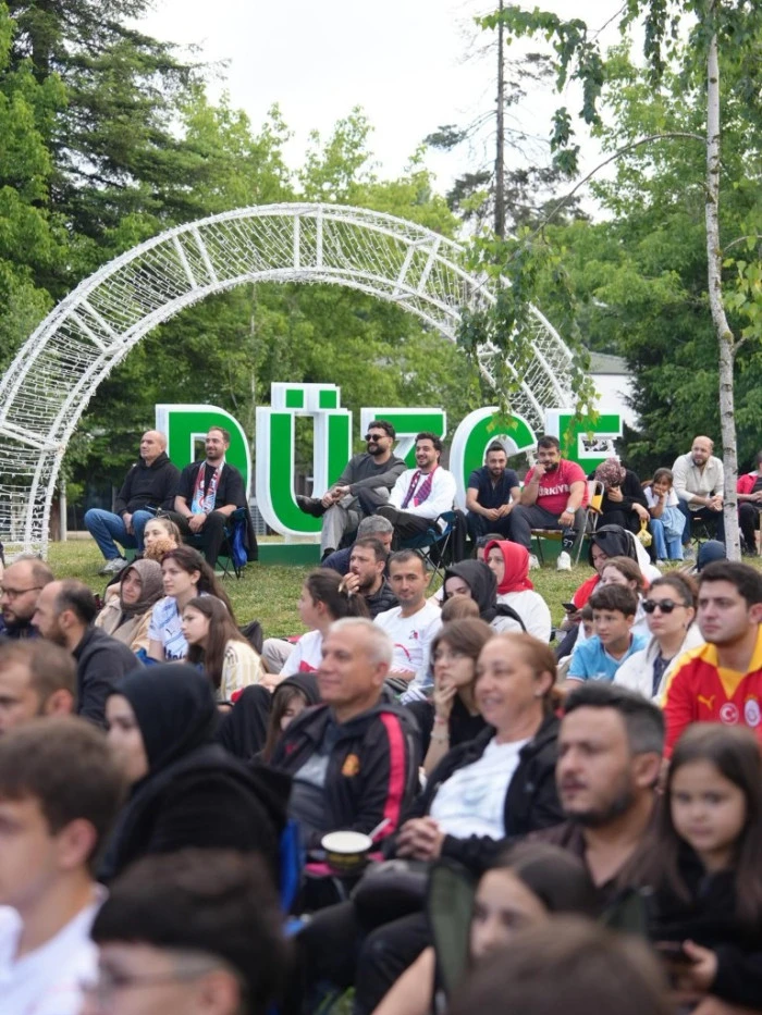 MİLLİ HEYECAN MİLLET BAH&Ccedil;ESİNDE YAŞANDI