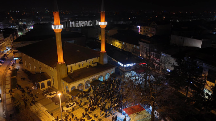 Düzce'de  camilerde kandil coşkusu