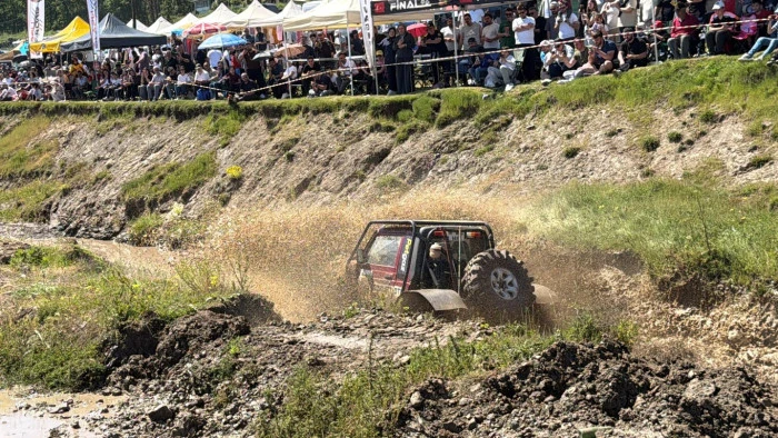 D&uuml;zce&rsquo;de Off-Road festivali nefes kesti: 60 ara&ccedil; zorlu parkurda yarıştı