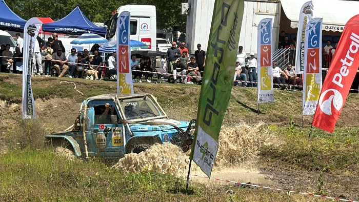 D&uuml;zce&rsquo;de Off-Road festivali nefes kesti: 60 ara&ccedil; zorlu parkurda yarıştı