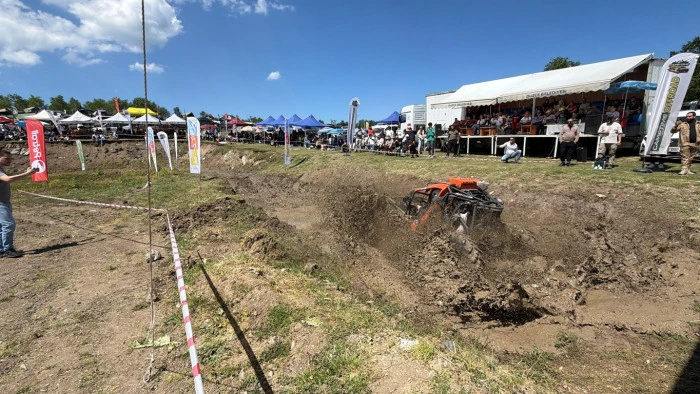 D&uuml;zce&rsquo;de Off-Road festivali nefes kesti: 60 ara&ccedil; zorlu parkurda yarıştı