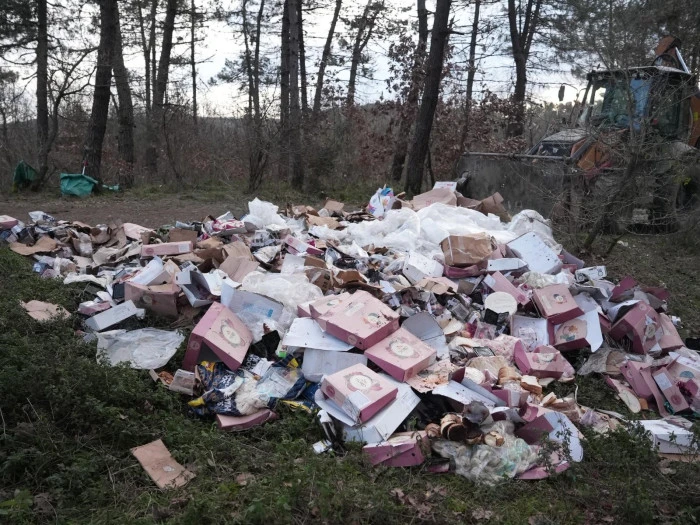 &Ccedil;&ouml;pl&uuml;ğ&uuml; &ccedil;evirmişler