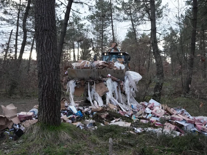 &Ccedil;&ouml;pl&uuml;ğ&uuml; &ccedil;evirmişler