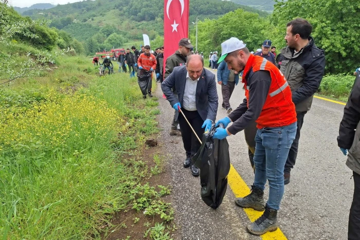Orman yangına &ccedil;ıkmasını &ouml;nlemek i&ccedil;in temizlik yapıldı