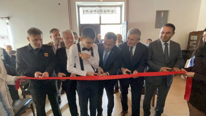 "Bu sergide farklı olmanın g&uuml;zel olduğunu g&ouml;stermek istiyoruz"