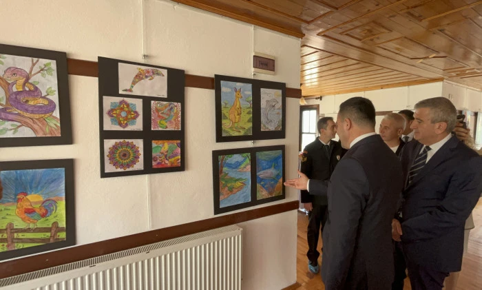 "Bu sergide farklı olmanın g&uuml;zel olduğunu g&ouml;stermek istiyoruz"