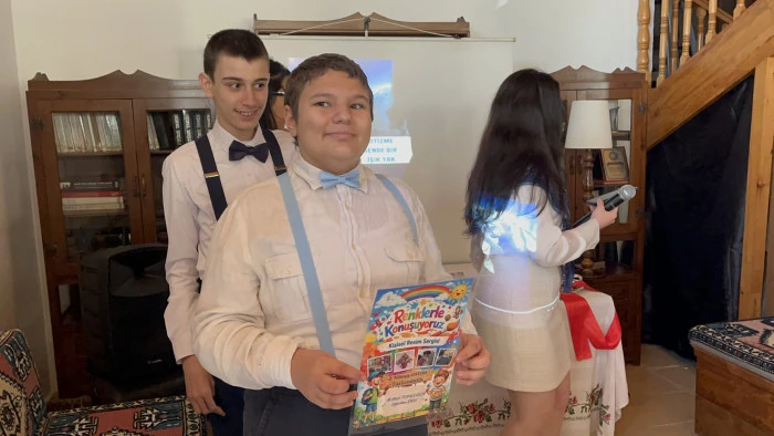 "Bu sergide farklı olmanın g&uuml;zel olduğunu g&ouml;stermek istiyoruz"