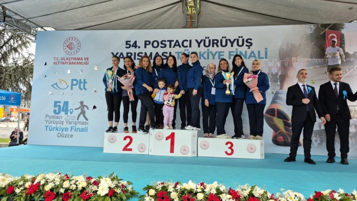 D&uuml;zce'de sağanak altında "Postacı Y&uuml;r&uuml;y&uuml;ş&uuml; T&uuml;rkiye Finali" heyecanı..