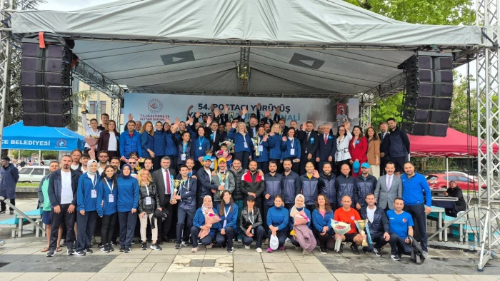 D&uuml;zce'de sağanak altında "Postacı Y&uuml;r&uuml;y&uuml;ş&uuml; T&uuml;rkiye Finali" heyecanı..