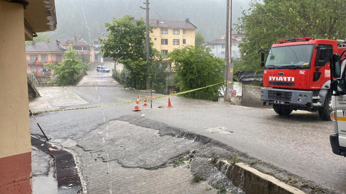 Düzce'de Sel felaketi 150 kilo yağış düştü