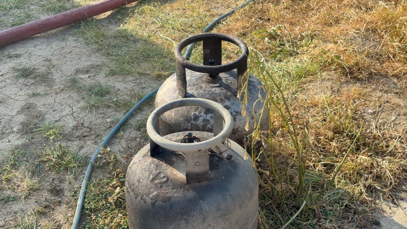 Yangına itfaiye eri alevlere böyle müdahale etti! 