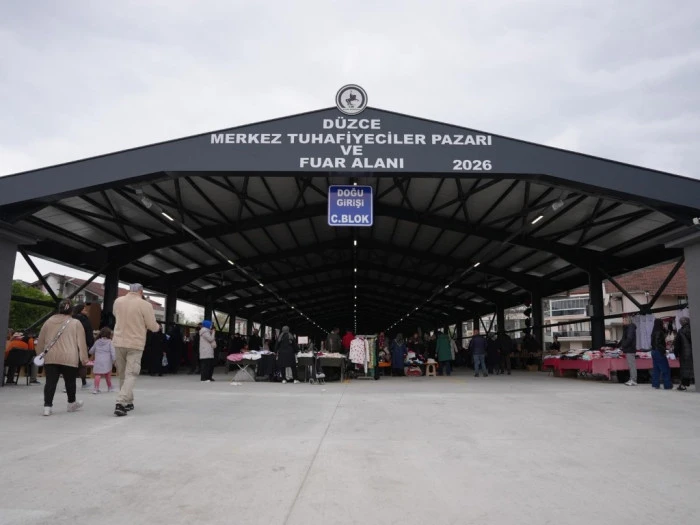 D&uuml;zce'de Tuhafiyeciler Pazaryeri a&ccedil;ıldı!