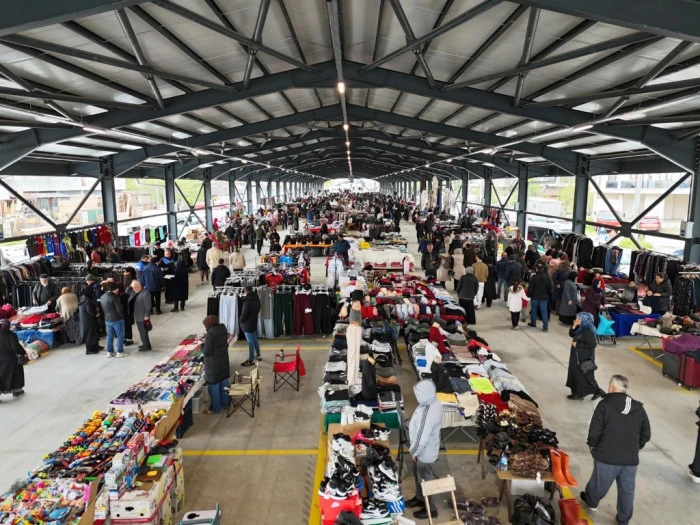 D&uuml;zce'de Tuhafiyeciler Pazaryeri a&ccedil;ıldı!